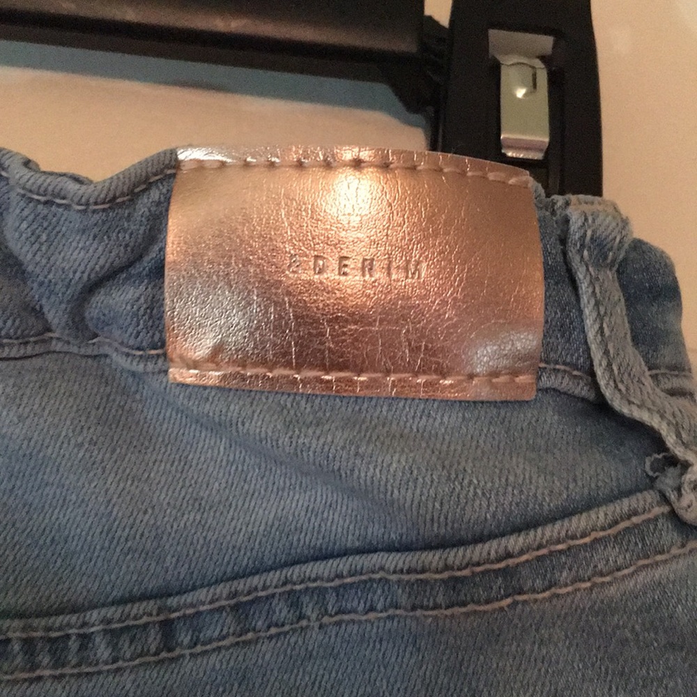 Girl’s H&M jeans - Picture 4 of 8